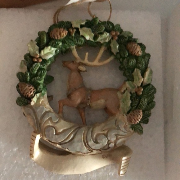 Brand new Jim Shore white Woodland Wreath Ornament dated 2019 collectible - Picture 5 of 7